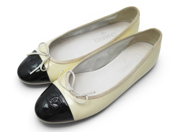 chaussures chanel ballerines logo cc g02819 39 en cuir