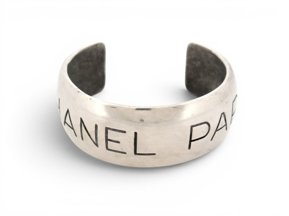  bracelet chanel manchette logo 1996 t16 en