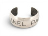 bracelet chanel manchette logo 1996 t16 en