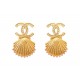 NEUF BOUCLES D'OREILLES CHANEL ABA063 COQUILLAGE LOGO CC DORE SHELL EARRING 890€
