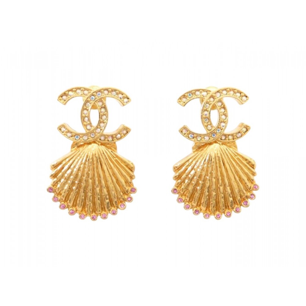 NEUF BOUCLES D'OREILLES CHANEL ABA063 COQUILLAGE LOGO CC DORE SHELL EARRING 890€