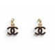 NEUF BOUCLES D'OREILLES CHANEL PENDANTES LOGO CC EN LAQUE MARRON EARRINGS 700€