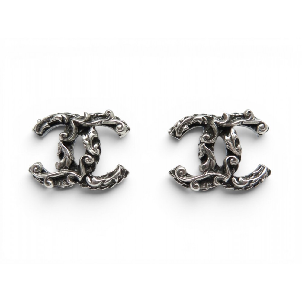 NEUF BOUCLES D'OREILLES CHANEL LOGO CC EN METAL RUTHENIUM + BOITE EARRINGS 590€