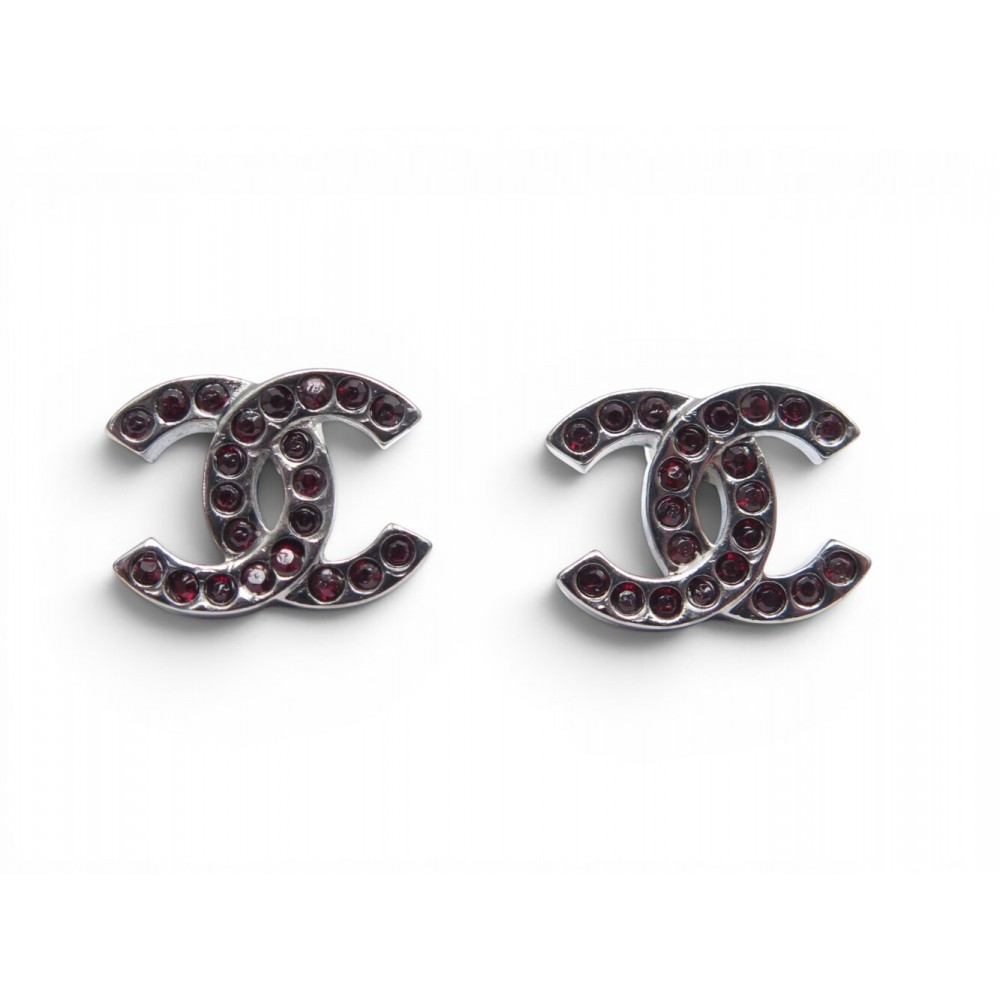 NEUF BOUCLES D'OREILLES CHANEL PUCES LOGO CC ARGENTE STRASS ROUGE EARRINGS 690€