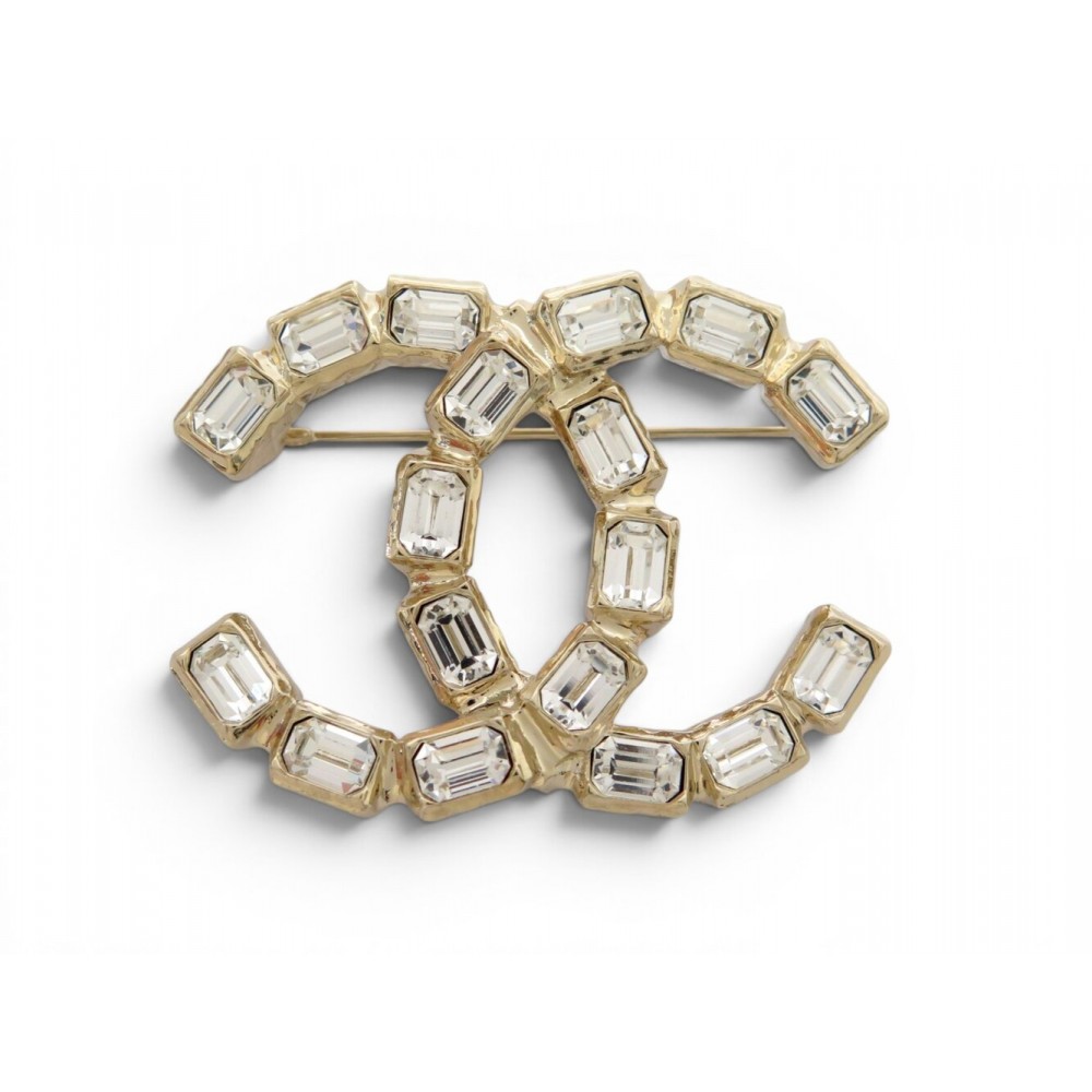 NEUF BROCHE CHANEL LOGO CC SERTI DE GROS STRASS BAGUETTE 2023 BOITE BROOCH 820€