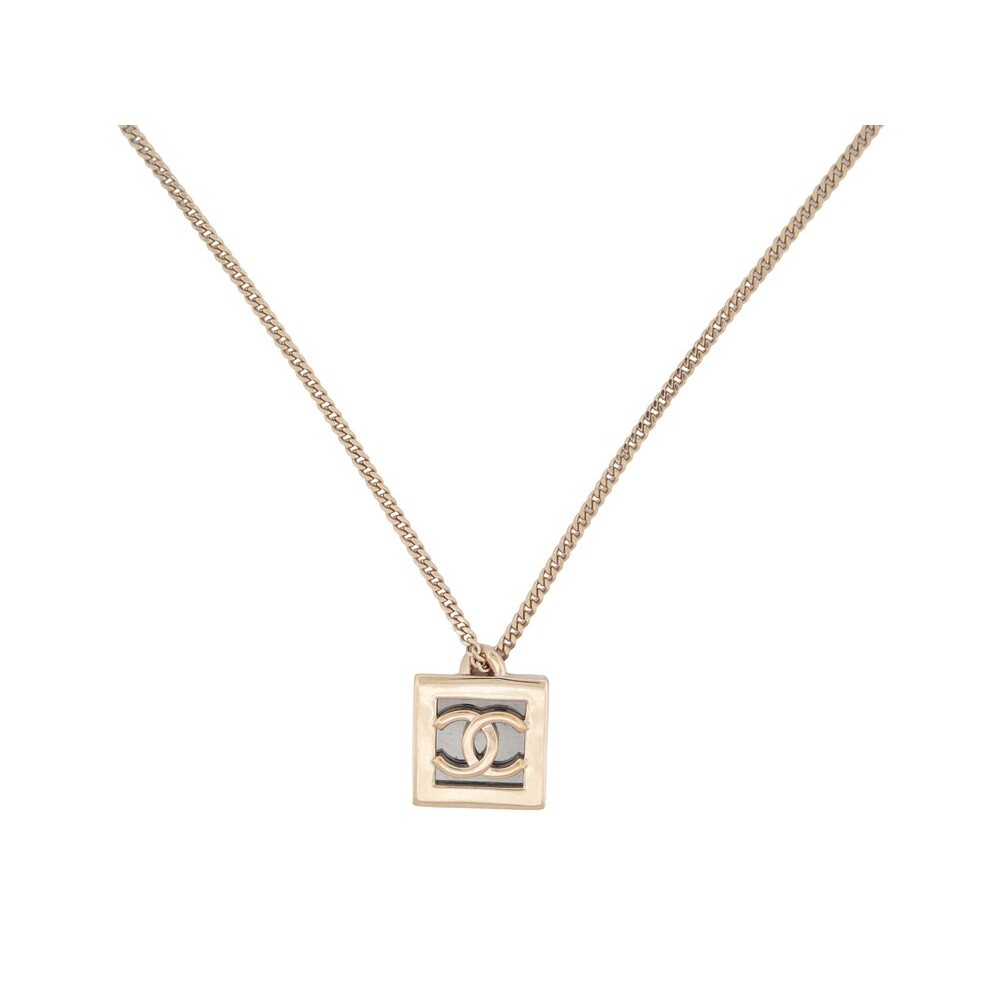 NEUF COLLIER CHANEL PENDENTIF MEDAILLON LOGO CC 60 CM METAL DORE NECKLACE 1100€