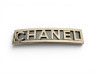 accessoire de cheveux chanel barette logo metal dore