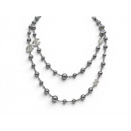 NEUF COLLIER CHANEL SAUTOIR LOGO CC PERLES GRISES 104 CM ARGENTE NECKLACE 1750€