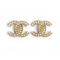 NEUF BOUCLES OREILLES CHANEL LOGO CC & PERLES A64766 NEW GOLDEN EARRINGS 750€