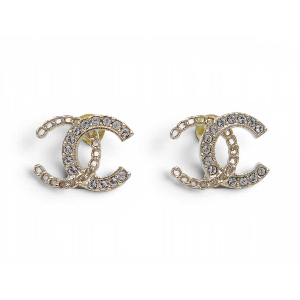 NEUF BOUCLES D'OREILLES CHANEL LOGO CC DORE STRASS & CHAINE PUCES EARRINGS 550€
