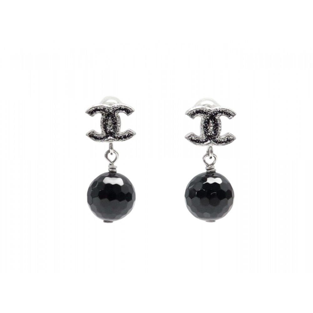 NEUF BOUCLES D'OREILLES CHANEL MINI PENDANTES LOGO CC STRASS PERLES EARRING 650€