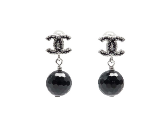 boucles d'oreilles chanel mini pendantes logo cc