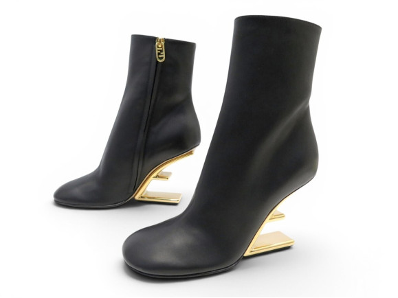 bottines fendi force 8t8230 en cuir noir talons f