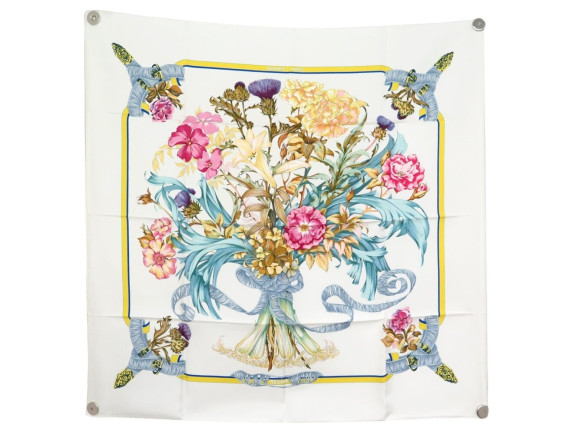 foulard hermes regina leila manchari carre 90