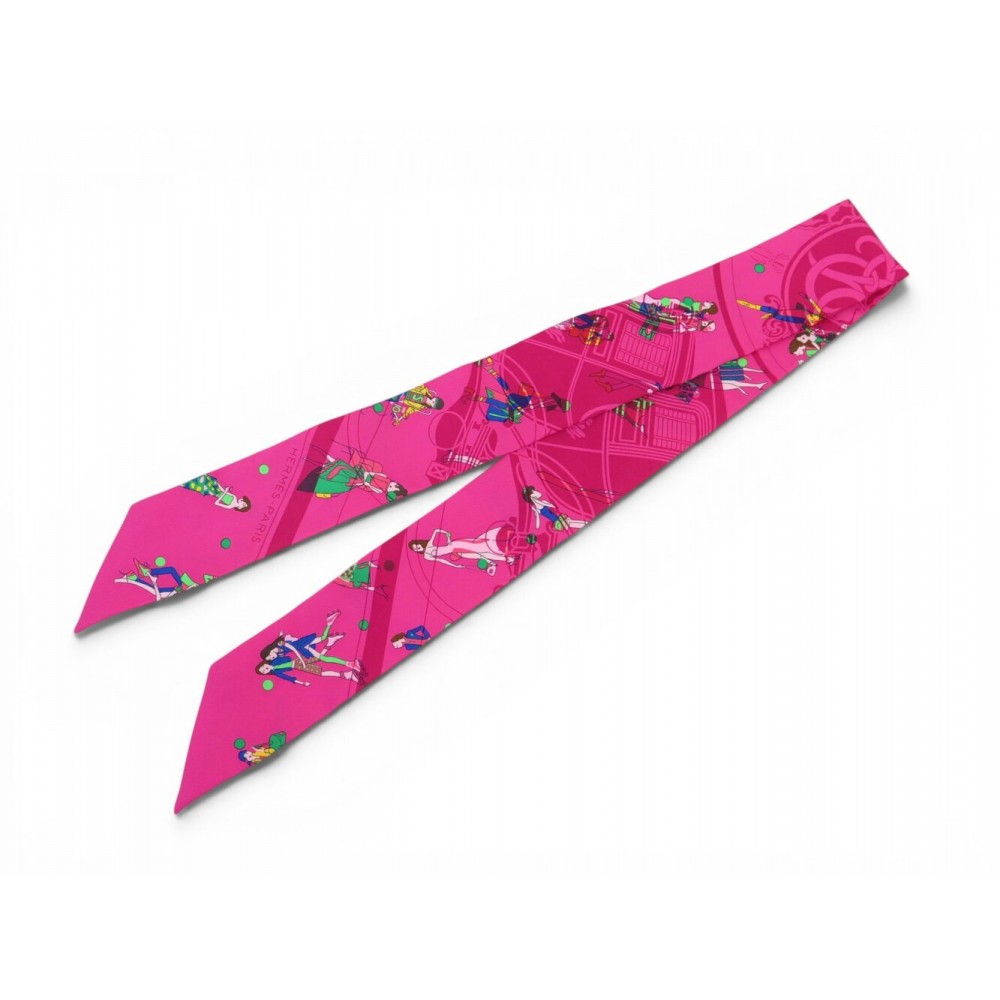 NEUF FOULARD HERMES TWILLY LES PARISIENNES KIRAZ SOIE FUCHSIA + BOITE SCARF 215€