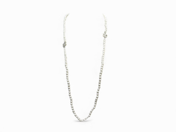 collier chanel sautoir logos cc et perles 99 106cm