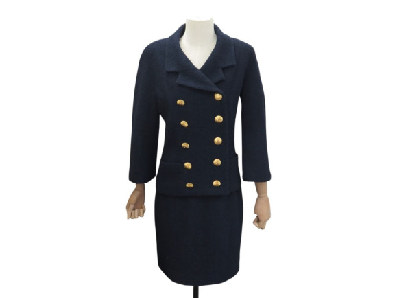 tailleur veste jupe chanel double boutonnage logo