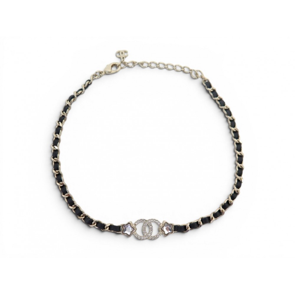 NEUF COLLIER CHANEL CHOKER LOGO CC ETOILES STRASS METAL DORE 2025 NECKLACE 890€