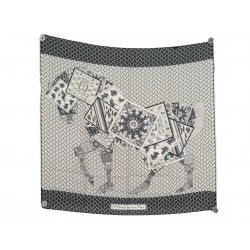 FOULARD HERMES A CHEVAL SUR MON CARRE 90 BARRET EN SOIE BICOLORE SILK SCARF 580€