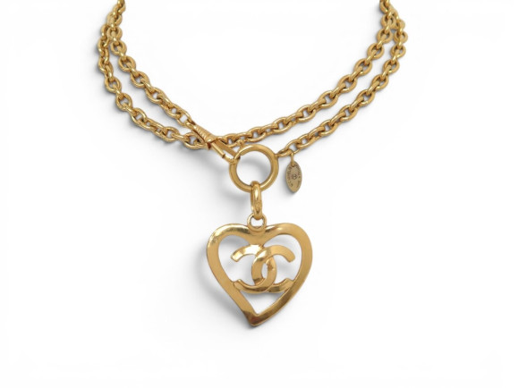  collier chanel sautoir pendentif coeur logo cc