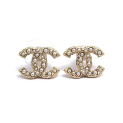  boucles d'oreilles chanel logo cc perles a64766
