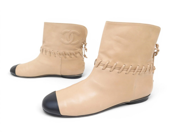 chaussures chanel bottines runway logo cc g27541 40 en