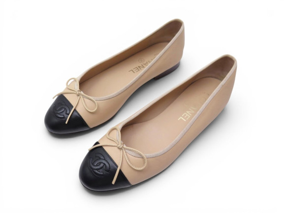 chaussures chanel ballerines logo cc a02819 37.5 cuir