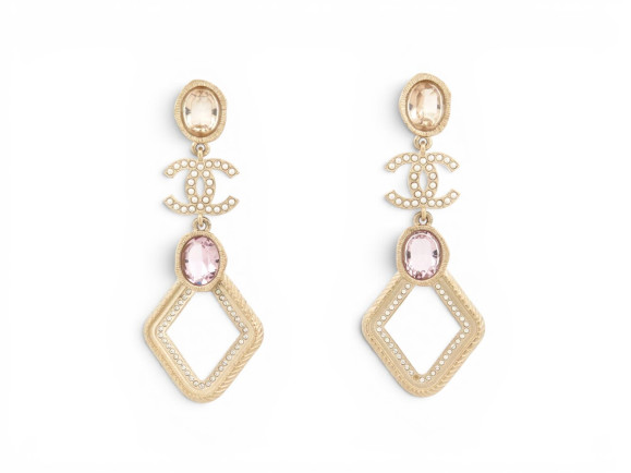 boucles d'oreilles chanel pendantes logo cc perles