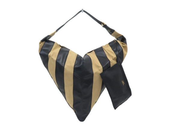   grand sac a main christian dior coeur