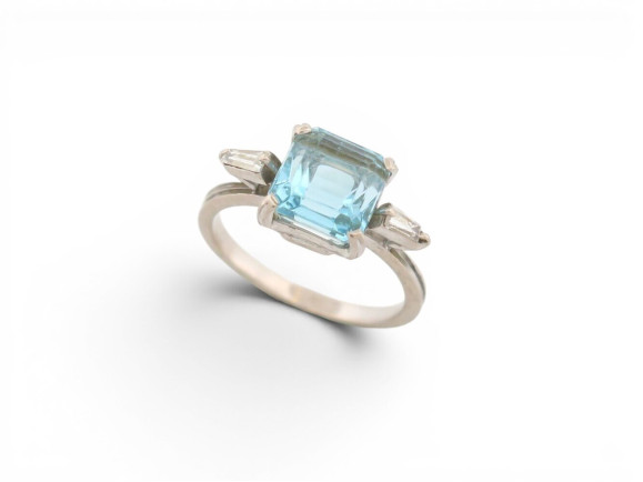 bague cocktail aigue marine 2.2ct 2 diamants baguette