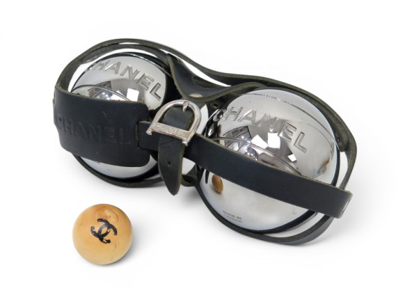  set 2 boules de petanque cochonnet chanel logo