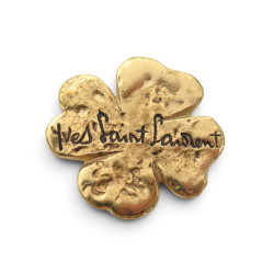  broche yves saint laurent trefle a 4 feuilles