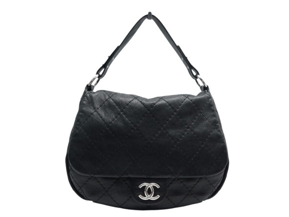 sac a main chanel on the road rabat porte epaule