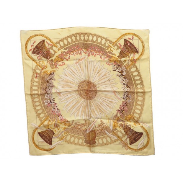 FOULARD GAVROCHE HERMES AMOURS ANNIE FAIVRE CARRE EN SOIE JAUNE SILK SCARF 150€