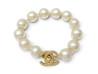 bracelet chanel grosses perles fermoir logo cc