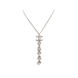 collier chanel pendentif logo cc coeur etoile 2019 en