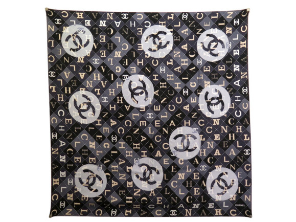 foulard chanel carre aa9367 logo cc en soie noir