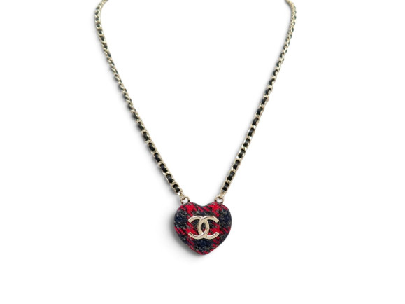  collier chanel ab9483 pendentif coeur tweed logo