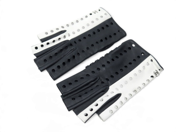gants chanel mitaines logo cc t7.5 en cuir perfore