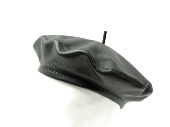 chapeau beret dior d dream en cuir noir 56 m logo