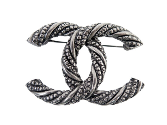 broche chanel logo cc u63062 en metal ruthenium
