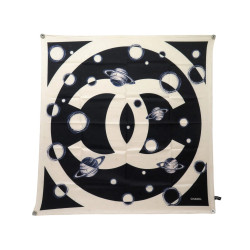  foulard chanel logo cc saturne carre 90 en soie