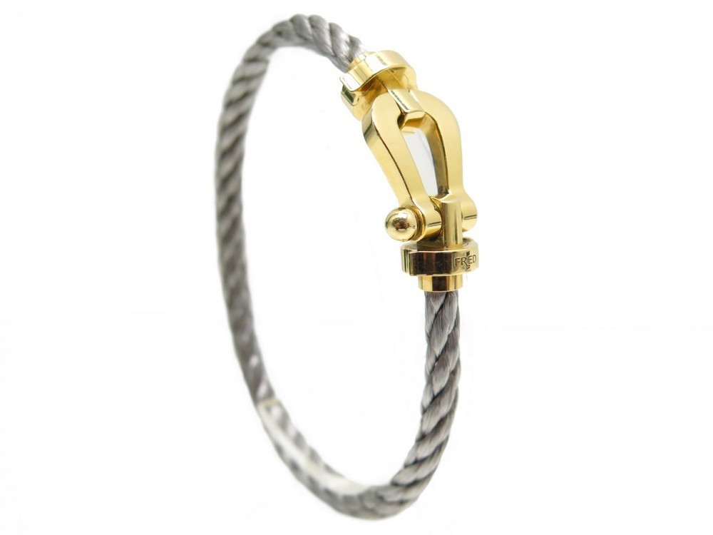 Classic Gold Alphabet D Bracelet | Sleek Modern Design | CaratLane