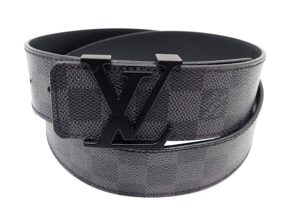 Louis Vuitton Belts Black Leather ref.49650 - Joli Closet