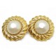 BOUCLES D'OREILLES CHANEL EN METAL DORE & PERLE GOLDEN & PEARL EARRINGS 340€