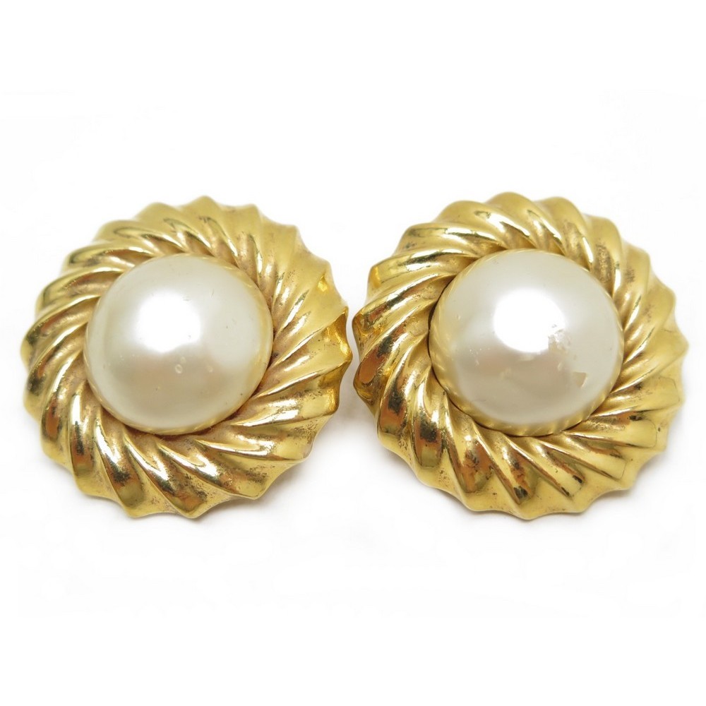 Earrings Chanel Vintage Chanel Perles & Metal Dore Pearls Golden Earrings Earrings