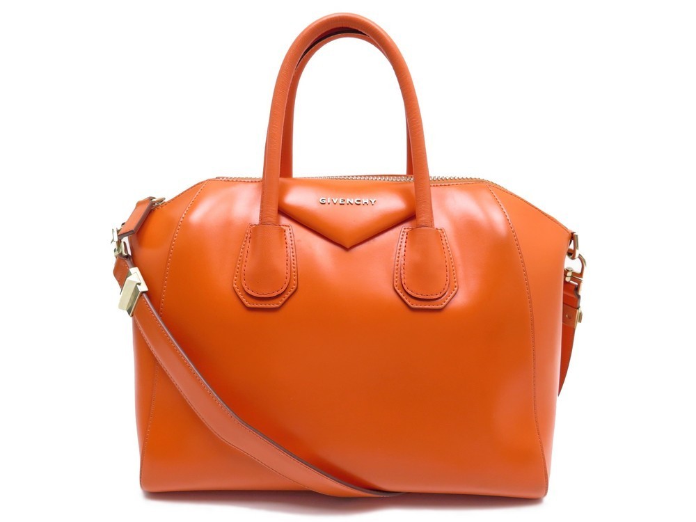 sac a main givenchy antigona medium en cuir orange